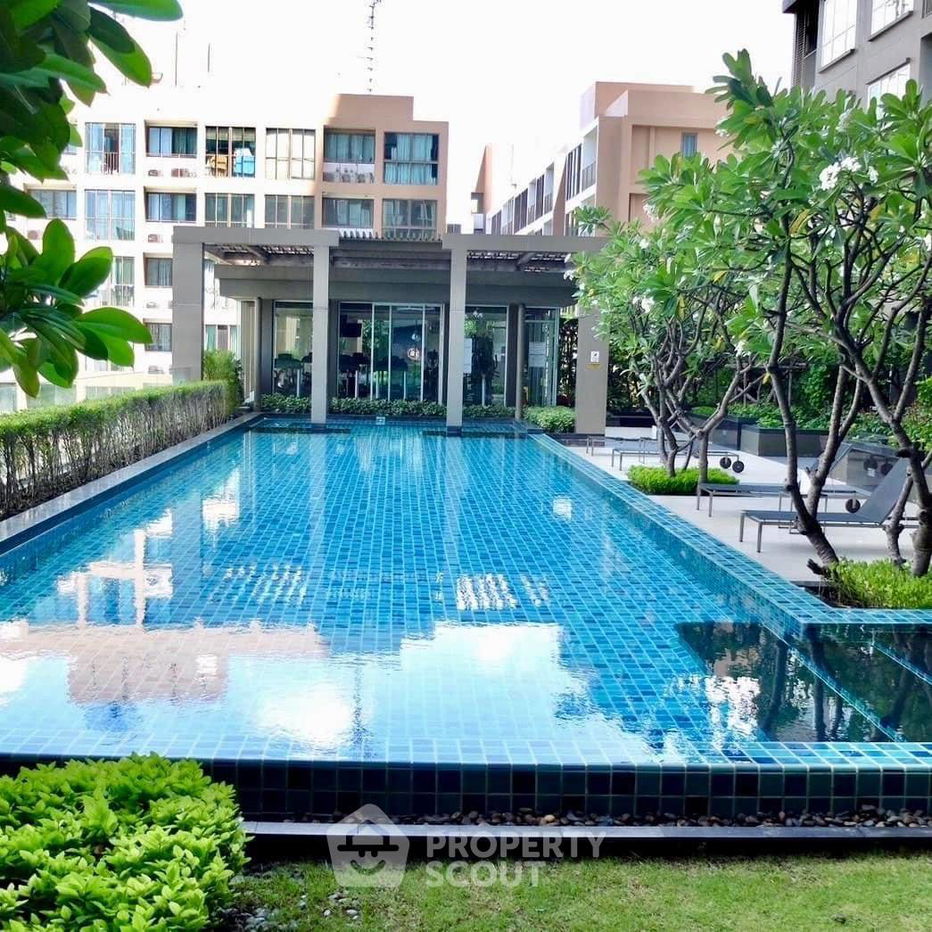 picture 2-BR Condo at Hive Taksin near BTS Wongwian Yai (ID 2253681) - 9/12
