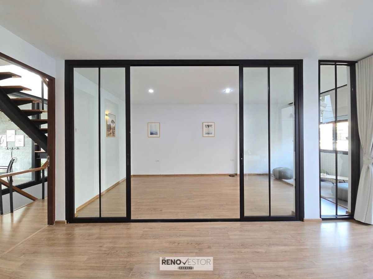 picture For Sale - Spacious Loft-Style Townhome, Ekkamai 22, 215 sqm, Central Bangkok - 8/16