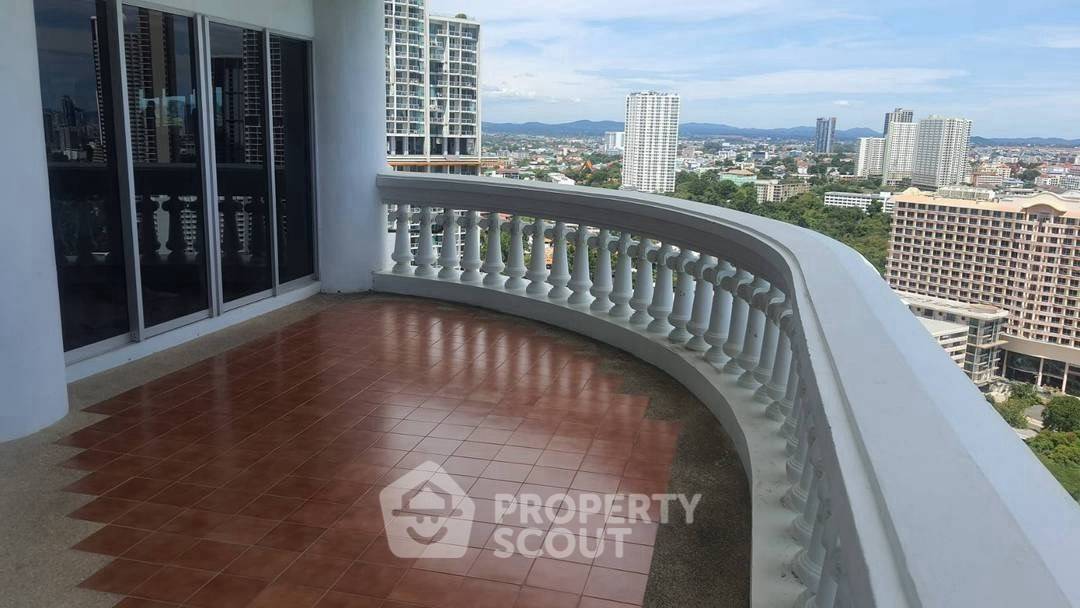 picture 3-BR Condo at Park Beach Condo close to Sanctuary of Truth (ID 2253717) - 9/13