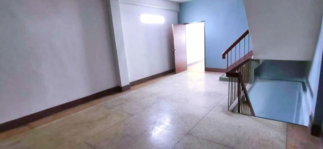 picture Romklao ARL LatKrabang 749m. 4.5-story commercial building for rent corner unit 24sq wah 385 sq m A - 4/8