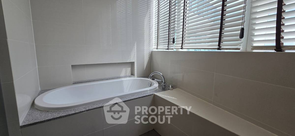 picture 3-BR Condo at Millennium Residence @ Sukhumvit Condominium near BTS Phrom Phong (ID 2249151) - 12/18