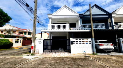 Townhouses for rent Soi Lasalle (Sukhumvit 105) : Townhouse for rent, newly renovated, Sirikam, Sukhumvit 72, good location, only 500 meters from BTS 