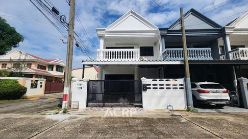 Townhouse for rent, newly renovated, Sirikam, Sukhumvit 72, good location, only 500 meters from BTS 
