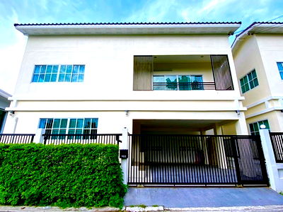 Houses for rent Bang Khen : MRT RamIntra Km.4 600 m. for rent 2-storey detached house 30 sq.wa. 120 sq.m. beautiful house2-3bed