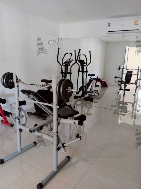 picture Condo The Residence near Sahapat Industrial Estate, Sriracha, Laem Chabang, beautiful room with built-in furniture. - 3/13