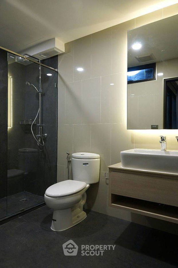 picture 2-BR Condo at Phayathai Plaza near BTS Phaya Thai (ID 868292) - 4/9