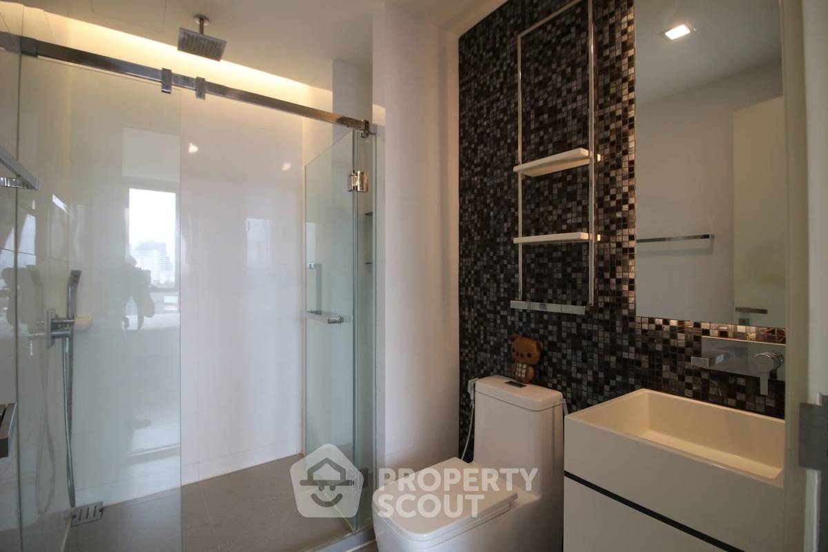 picture 1-BR Condo at The Room Sukhumvit 69 near BTS Phra Khanong (ID 2253697) - 6/11