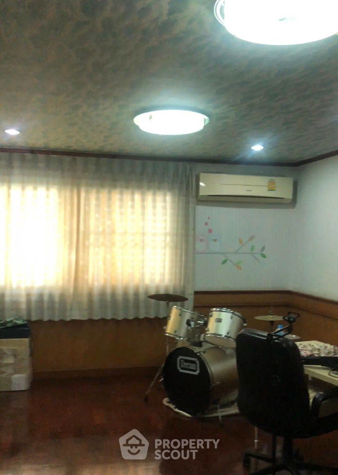 picture 6-BR House near BTS Krung Thon Buri (ID 1353162) - 9/10