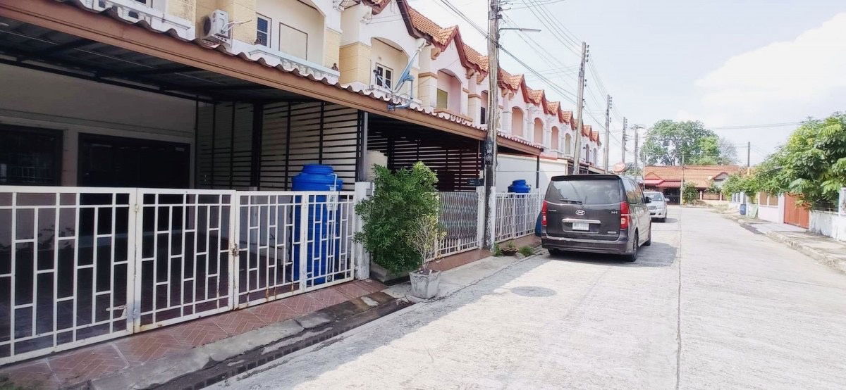 รูป ขายถูก !! ทาวน์โฮม 2 ชั้น 16.1 ตร.ว ทำเลทอง! เดินทางสะดวก ใกล้ถนนมิตรภาพ หมู่บ้าน เอกกวิน วิลล่า ต.กุดกว้าง อ.เมือง จ.ขอนแก่น ฟรีโอน!! - รูปที่ 9/10