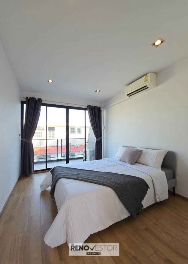 picture For Sale - Spacious Loft-Style Townhome, Ekkamai 22, 215 sqm, Central Bangkok - 4/16
