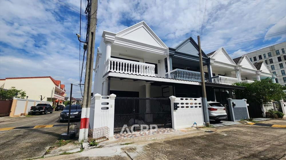 picture Townhouse for rent, newly renovated, Sirikam, Sukhumvit 72, good location, only 500 meters from BTS  - 2/19