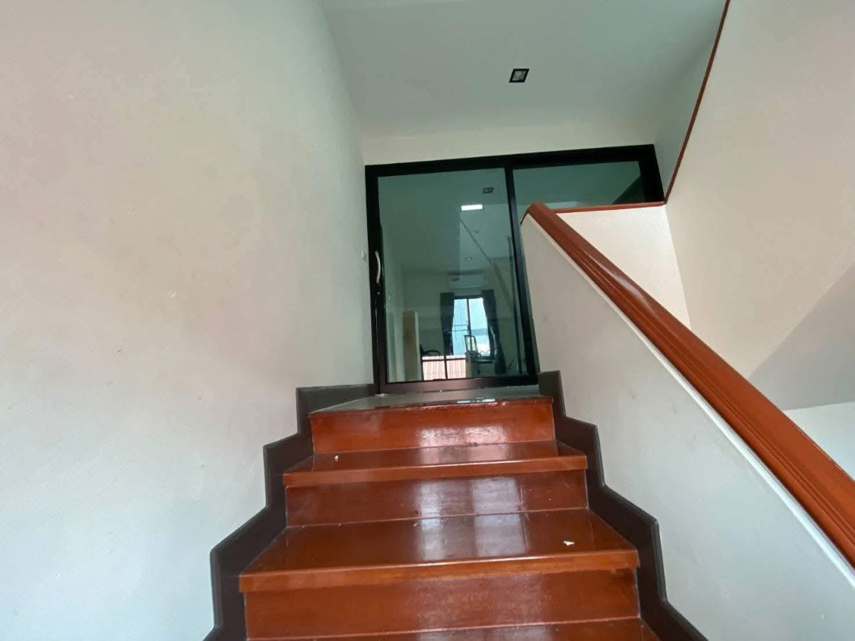 รูป 🏢 บ้าน / โฮมออฟฟิศ / สำนักงานให้เช่า 4 ชั้น 480 ตร.ม. ทำเลใจกลางเมือง ใกล้ MRT สุทธิสาร – MRT ห้วยขวาง - รูปที่ 12/19
