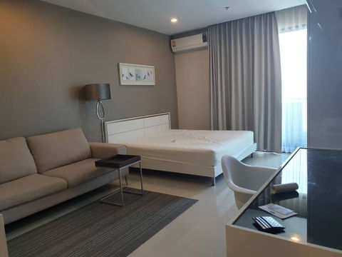  Supalai Premier. Studio 39sq.m. Available 28Sep25 Line id: @pfagent