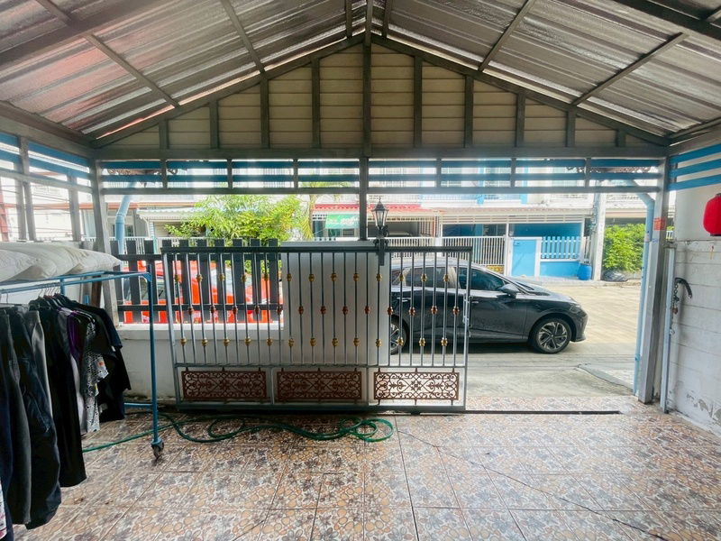 picture For sale: 2-story townhouse, 22.5 sq m, Soi 8, Sinthavee Thian Thale 2 Village, near Central Rama 2. - 2/12