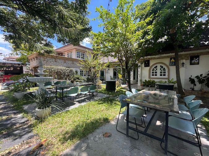 บ้านพร้อมที่ดิน 192 ตรว. ขนาดกว้างขวาง ซอยสวนผัก ใกล้เซนทรัลเวสวิลล์ ถนนราชพฤกษ์ เดินทางสะดวกเข้าออกได้หลายทาง