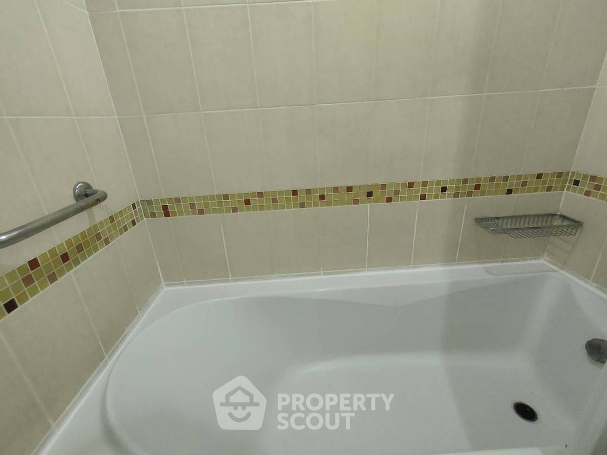 picture 2-BR Condo at Life @ BTS Tha-Phra near BTS Talat Phlu (ID 817619) - 3/27
