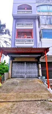 Shophouses for rent Bangkok : Romklao ARL LatKrabang 749m. 4.5-story commercial building for rent corner unit 24sq wah 385 sq m A