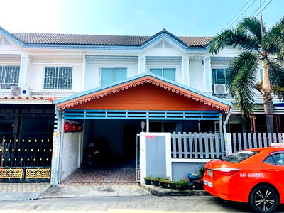 Townhouses for sale Bang Khun Thian : For sale: 2-story townhouse, 22.5 sq m, Soi 8, Sinthavee Thian Thale 2 Village, near Central Rama 2.