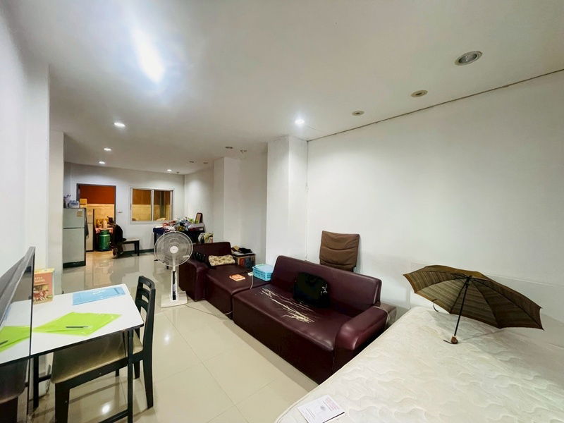 picture For sale: 2-story townhouse, 22.5 sq m, Soi 8, Sinthavee Thian Thale 2 Village, near Central Rama 2. - 3/12