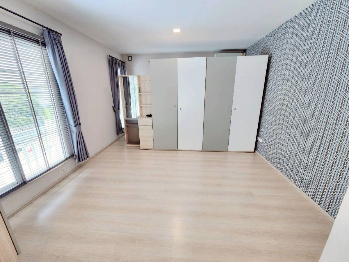 รูป ขายถูก บ้านเดี่ยว วิลลาจิโอ ศาลายา 51ตรวา. 3ห้องนอน 3น้ำ มีห้องนอนผู้ใหญ่ชั้น1 2จอด พร้อมอยู่ เพียง 4.95 mb  - รูปที่ 20/49