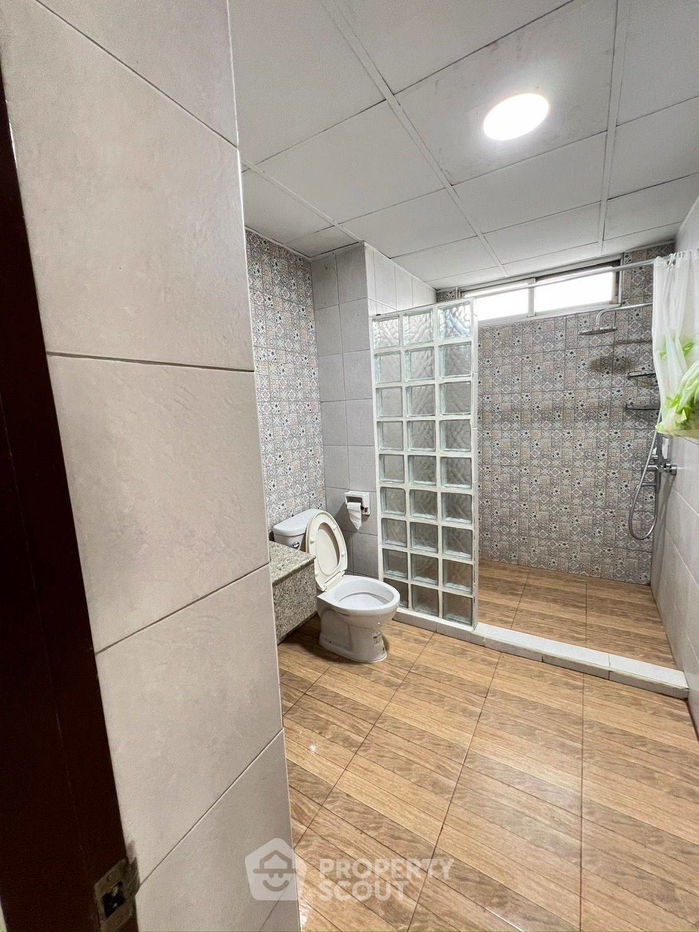 picture 3-BR Condo at Wittayu Complex near BTS Phloen Chit (ID 1930043) - 15/15