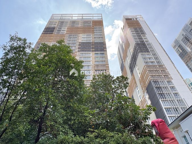 Park Origin Phrom Phong