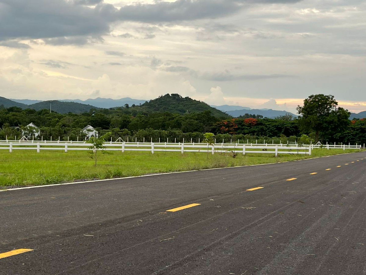 รูป ขายที่ดินเขาใหญ่ วิวเขาสวยมาก 4-5ไร่ ขนงพระ ปากช่อง ใกล้2235 สนามกลอฟ์แรนโชว์ กำนันโจ้  0879074045 - รูปที่ 3/5