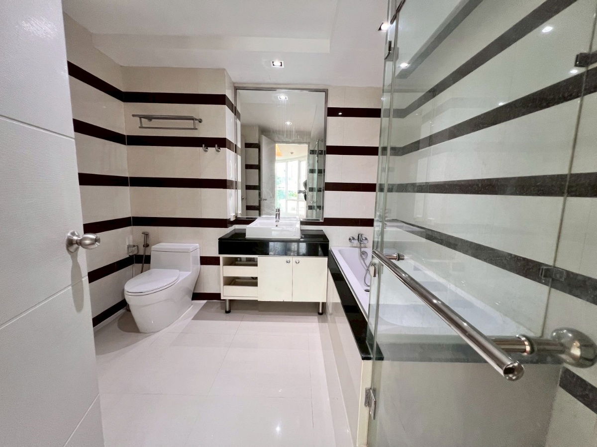 picture Condo for sale at Beverly 33, near BTS Phrom Phong – 1 bedroom, 1 bathroom, 50 sq m, 6th floor [NCs250806] - 6/26