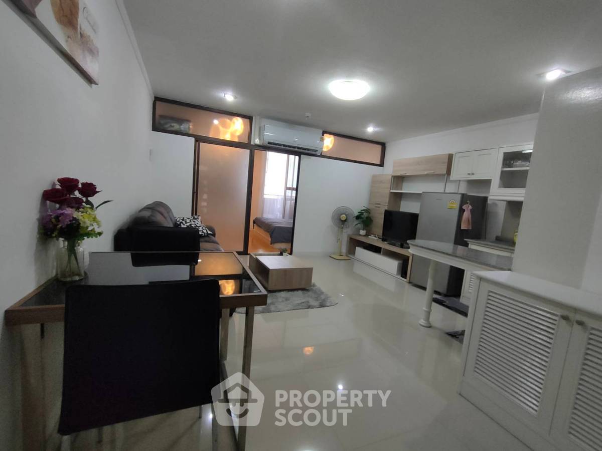 picture 1-BR Condo at Supalai Place Sukhumvit 39 near BTS Phrom Phong (ID 425776) - 1/14