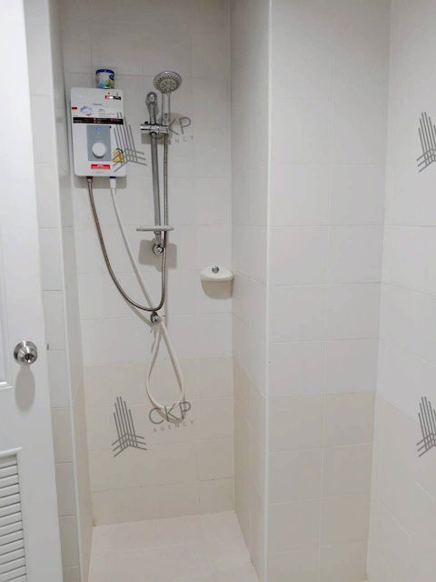 picture Condo The Residence near Sahapat Industrial Estate, Sriracha, Laem Chabang, beautiful room with built-in furniture. - 13/13