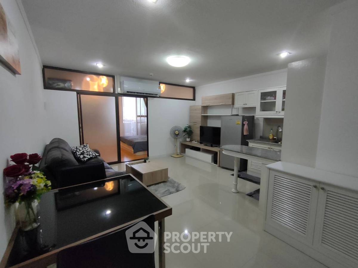 picture 1-BR Condo at Supalai Place Sukhumvit 39 near BTS Phrom Phong (ID 425776) - 9/14