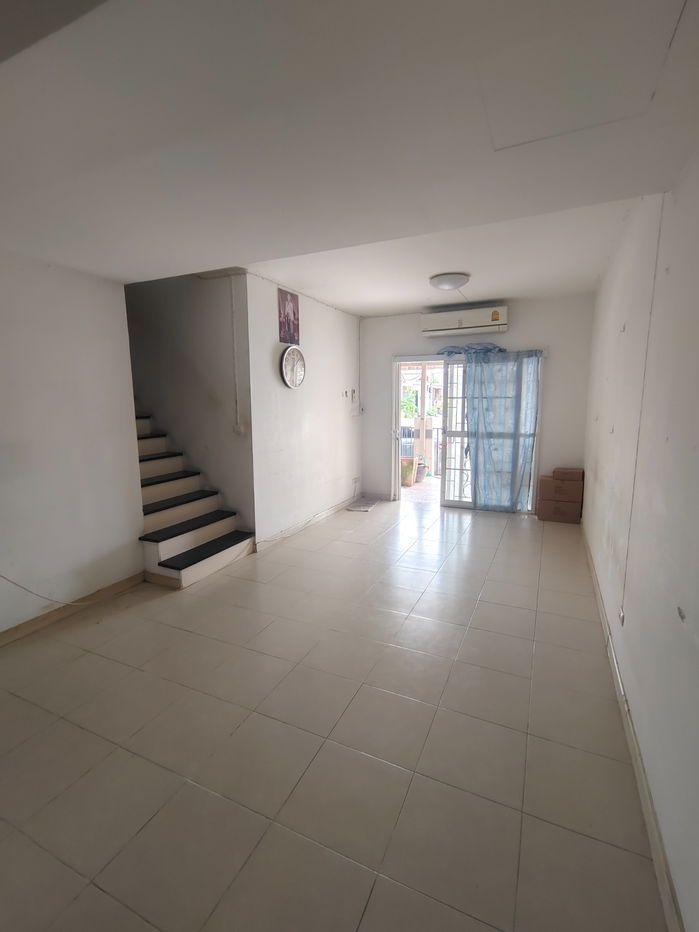 picture Townhouse for sale in Pruksa 63/1, Pathum Thani [For sale by owner] - 9/19