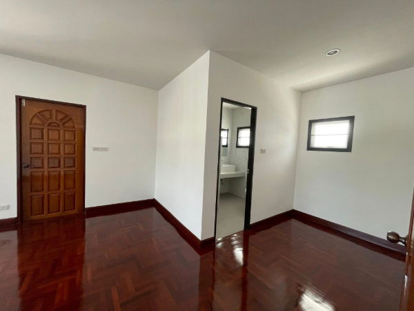 picture UK06-061 🏡 2.5-storey detached house for rent - near Bangsaen Beach 💰 Rental price: 32,000 baht/month - 14/23
