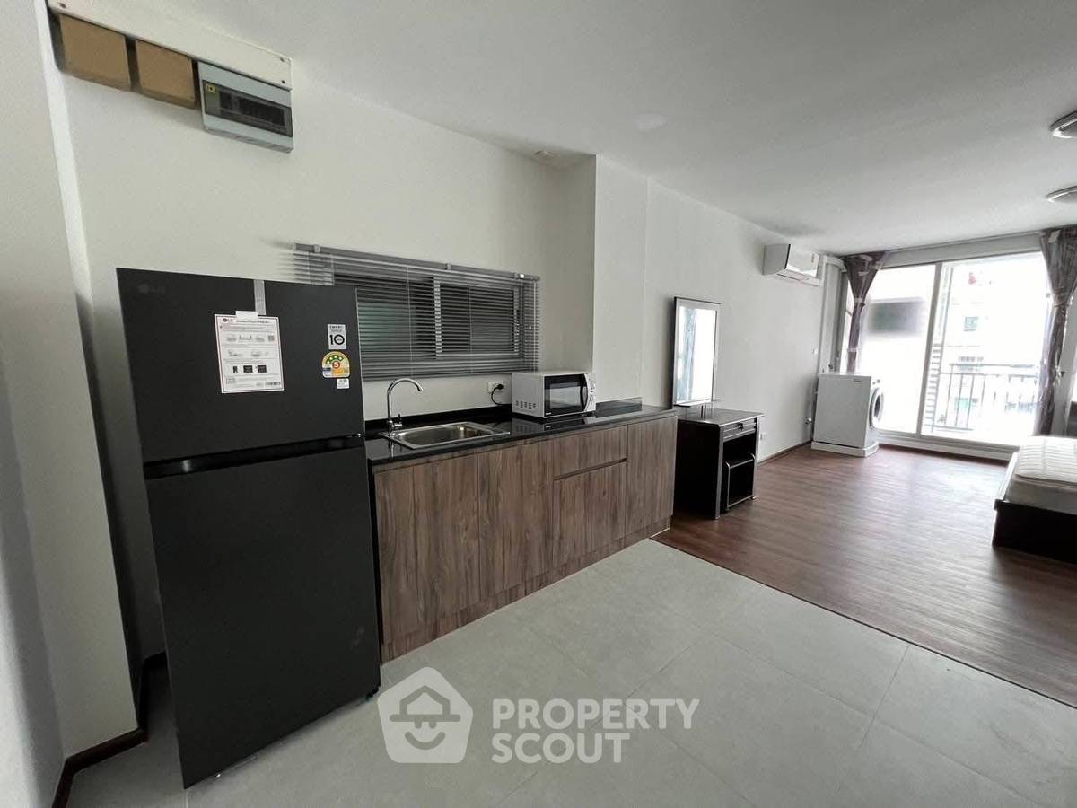 picture 1-BR Condo at Plus 67 near BTS Phra Khanong (ID 2244876) - 3/11