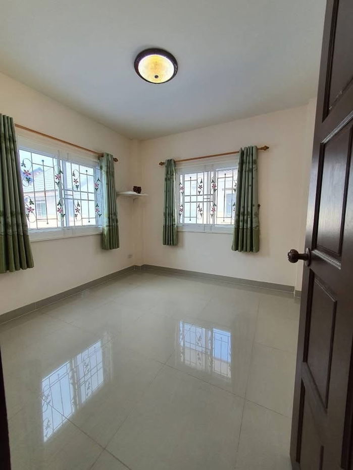 picture UK06-062 🏡 #House for rent #Siriphassorn Bang Phra Village | 2-storey semi-detached house 💰 Rent only 12,000 baht/month - 6/17