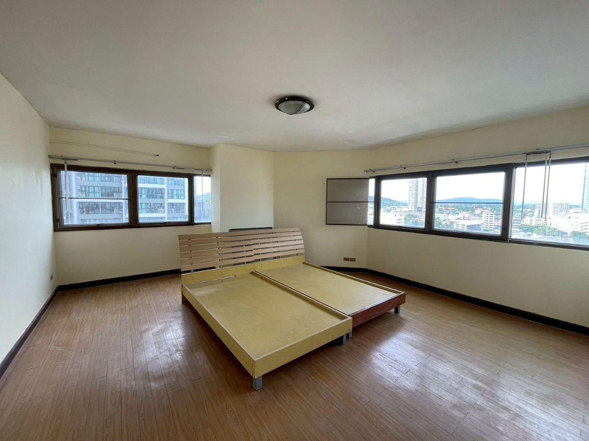 รูป ขายคอนโดหายาก! Duplex 2 ชั้น 237 ตร.ม. วิวทะเลเต็มๆ Eastern Tower ศรีราชา เลี้ยงสัตว์ได้ ราคาดีสุดๆ - รูปที่ 4/17