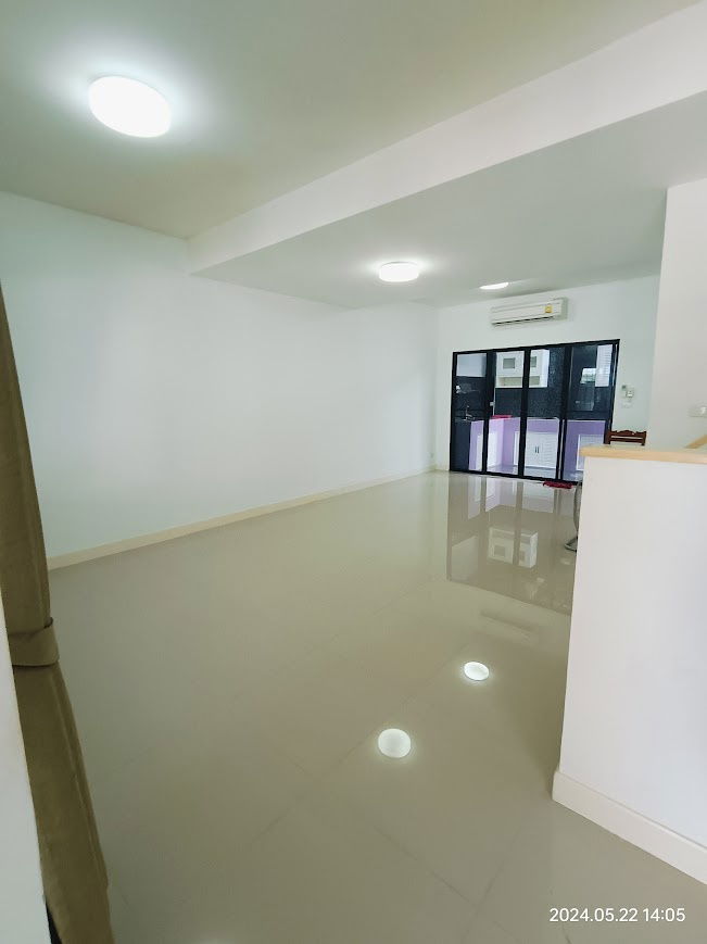picture Townhouse for rent at  The connect Chaloem Phrakiat Rama 9 Soi 67 - 3/9