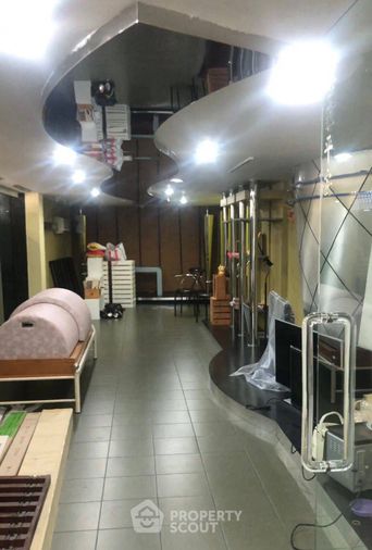 ขายบ้านเดี่ยว 6 ห้องนอน 1600 ตร.ม. 99 ตร.ว. เขตคลองสาน