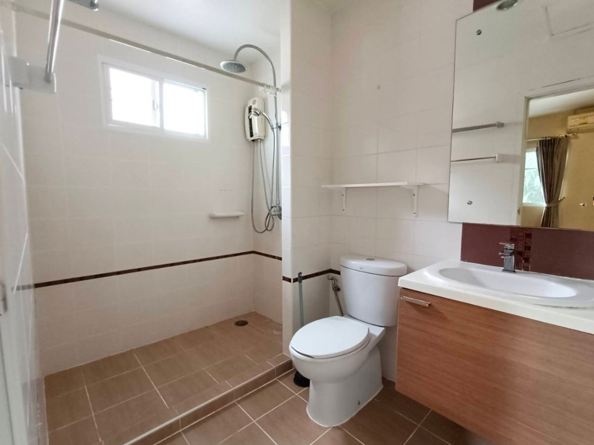 picture Urgent Sale! 2-Storey Corner House – Prime Location, Watcharaphon – Outer Ring Road - 4/15