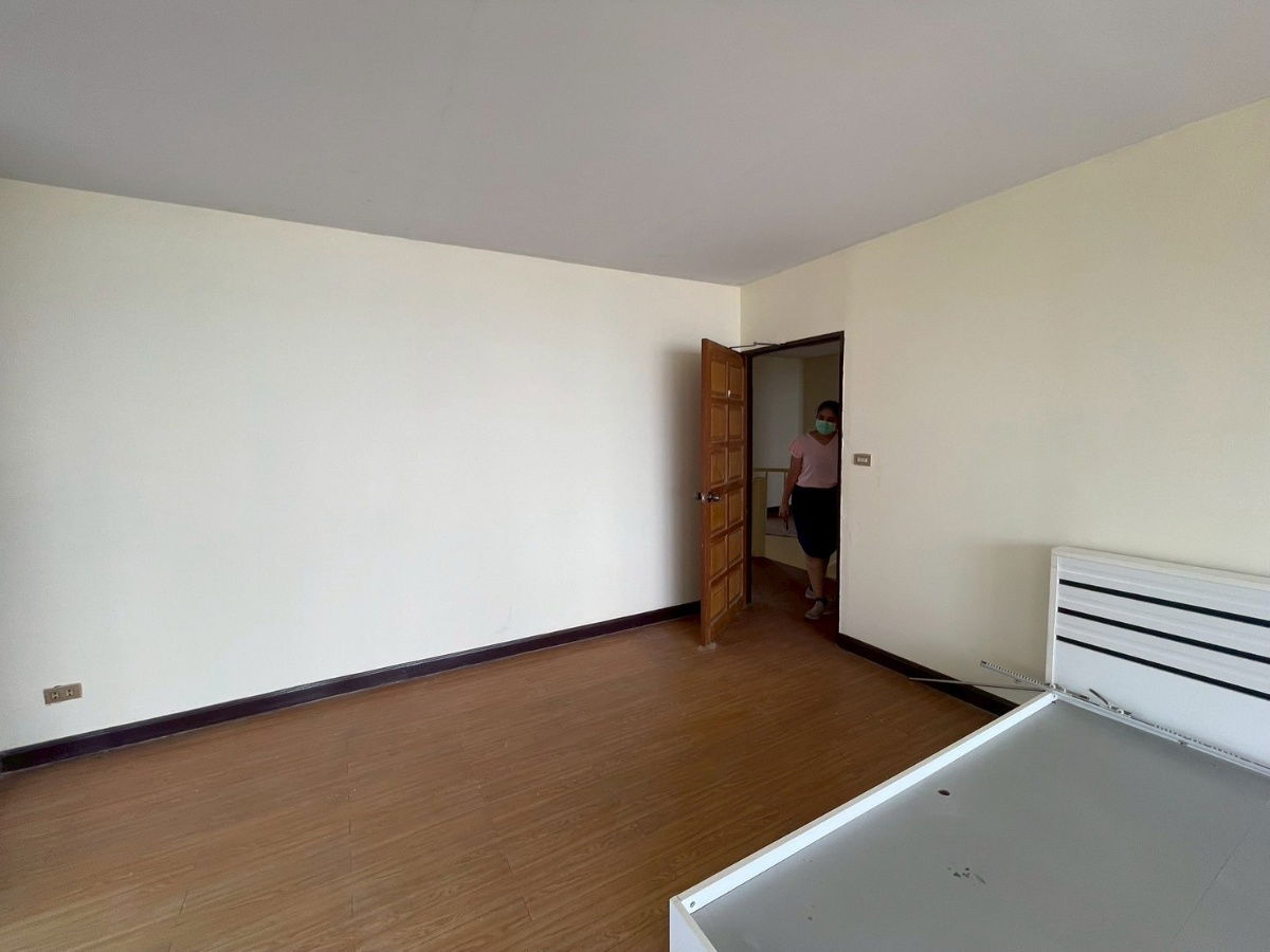 รูป ขายคอนโดหายาก! Duplex 2 ชั้น 237 ตร.ม. วิวทะเลเต็มๆ Eastern Tower ศรีราชา เลี้ยงสัตว์ได้ ราคาดีสุดๆ - รูปที่ 12/17