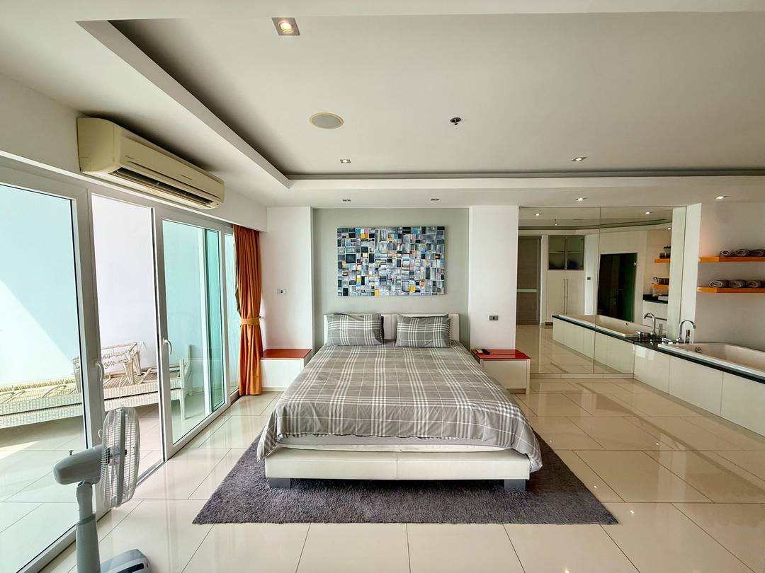 picture 2 Bedrooms Condominium @ View Talay 3 - 10/21