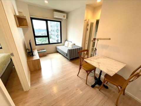Escent chiangmai condo for sale  2,400,000 THB Tel. 082-389-9314 (Boo)