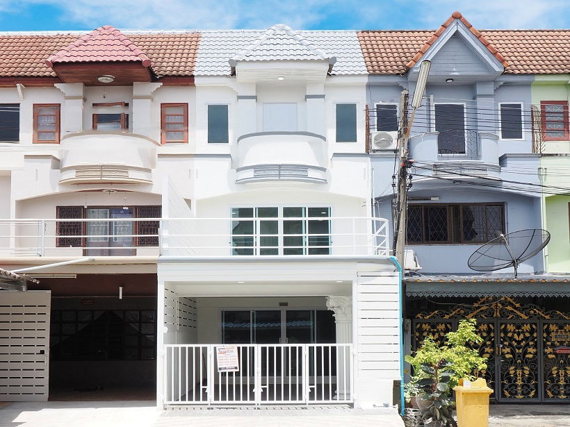 รูป ขายราคาพิเศษ ทาวน์โฮม 3 ชั้น ม.พงษ์ศิริชัย2 17 ตรว. 4นอน 3น้ำ บ้านสวย ทำเลดี ฟังชั่นดีเยี่ยม พร้อมเฟอร์ พร้อมเข้าอยู่ได้ทันที [เพชรเกษม-พุทธสาคร-สาย4] - รูปที่ 1/14