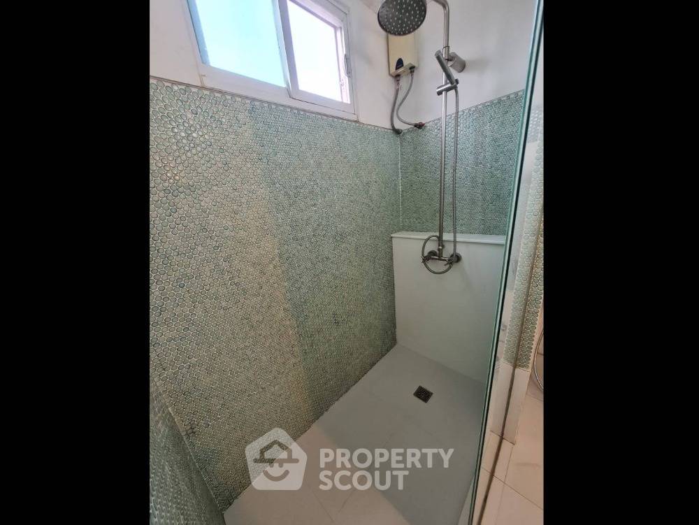picture 2-BR Condo at Grand Park View Asoke near MRT Sukhumvit (ID 1922849) - 17/19