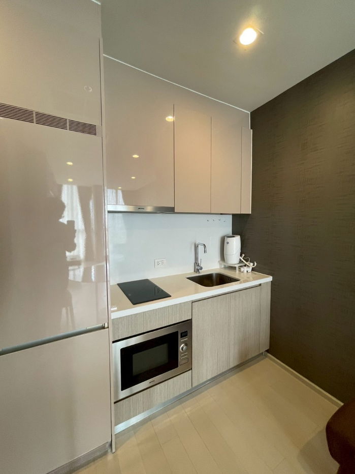 picture For Sale: Noble Ploenchit, Exclusive Private Lift, Spacious 1-Bed 55sqm, High Floor, Direct Skywalk to BTS Ploenchit - 4/12
