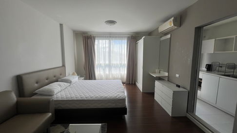 Urgently available room at D Condo Campus Resort, 9,500 baht, near Chiang Mai University, can walk to the university. Call 098-6169416 Art.