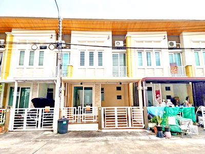 เช่าทาวน์โฮม เดอะ โมเดิร์น จิมส์ ช็อปปิ้ง มอลล์ : สนามบินสุวรรณภูมิ 6.9 กม เฉลิมพระเกียรติ ร. 9 ซอย 30 ทาวน์โฮม 2 ชั้น ประเวศ 19 ตร.วา 3นอน 2น้ำ 99ตรม. สวนหลวง ร. ๙ 4 กม.