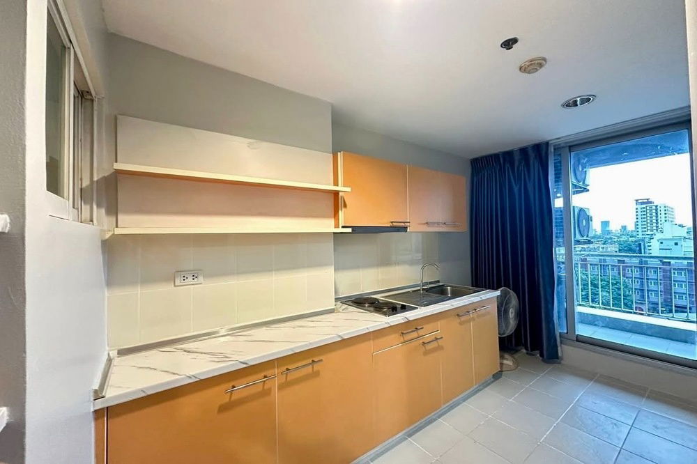 picture 🔥 For Sale !! 🔥 Code C20250800021..........Life @ Ratchada Huaikwang, 1 bedroom, 1 bathroom, Closed kitchen, furnished, Special Deal!!📣📣 - 4/12