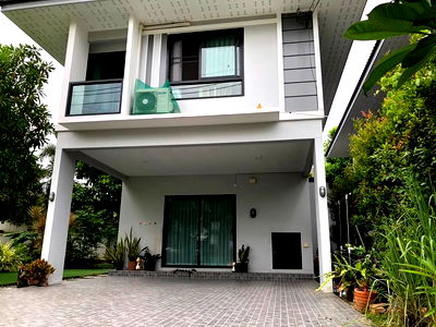 Houses for rent Si Racha Chonburi : UK06-064 For rent🏡2 detached houses, same fence, Manirin Privacy Village, for rent🏡2 houses, 80,000 baht