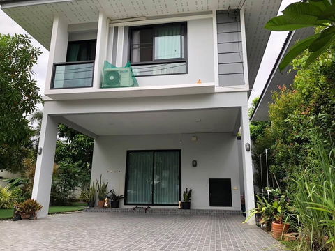 UK06-064 For rent🏡2 detached houses, same fence, Manirin Privacy Village, for rent🏡2 houses, 80,000 baht